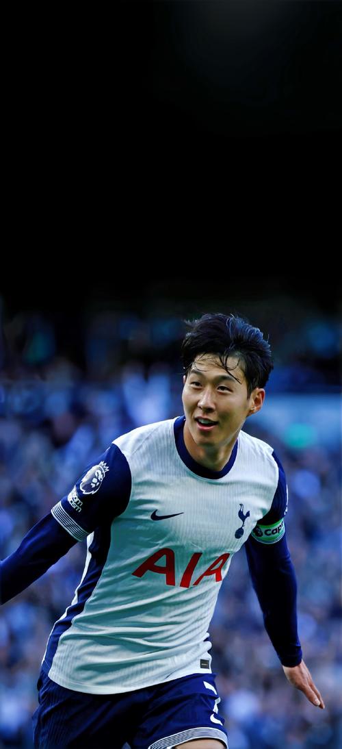 球迷看得手心冒汗（心跳时刻，球迷直捏一把汗）