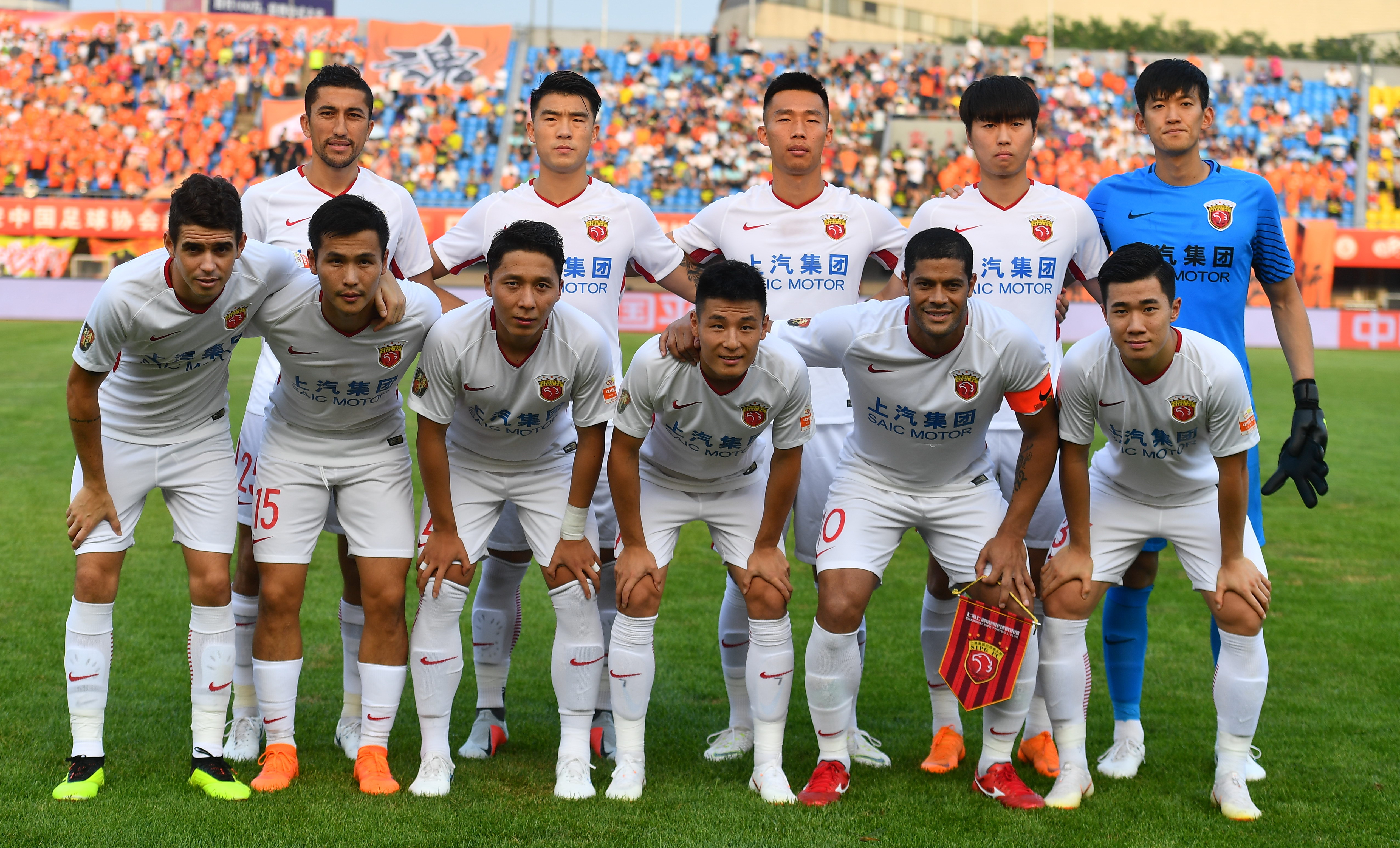 意甲西甲齐变天！AC米兰1-0登顶，巴萨3-1反超皇马，尤文终结2连平，马竞7连胜