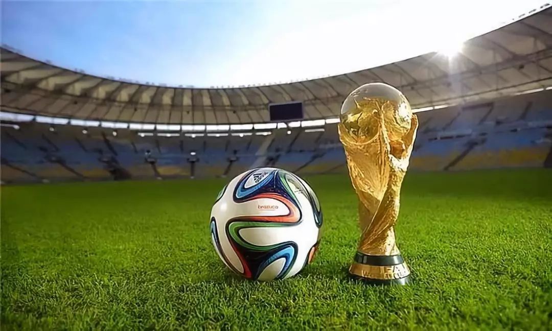 篮球湖人替补球员贡献关键篮板