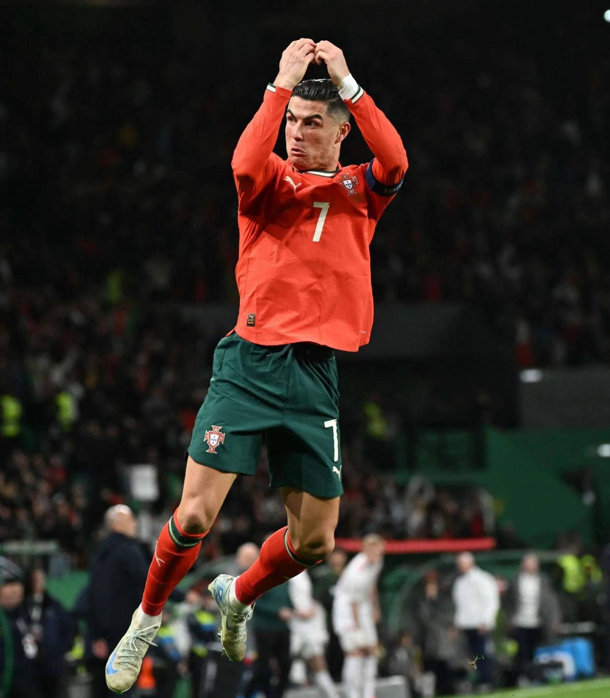 巴萨近16次对阵阿拉维斯保持不败，两队近26次交手巴萨仅1负（巴萨对阿拉维斯16战不败，近26次交锋仅输1场）